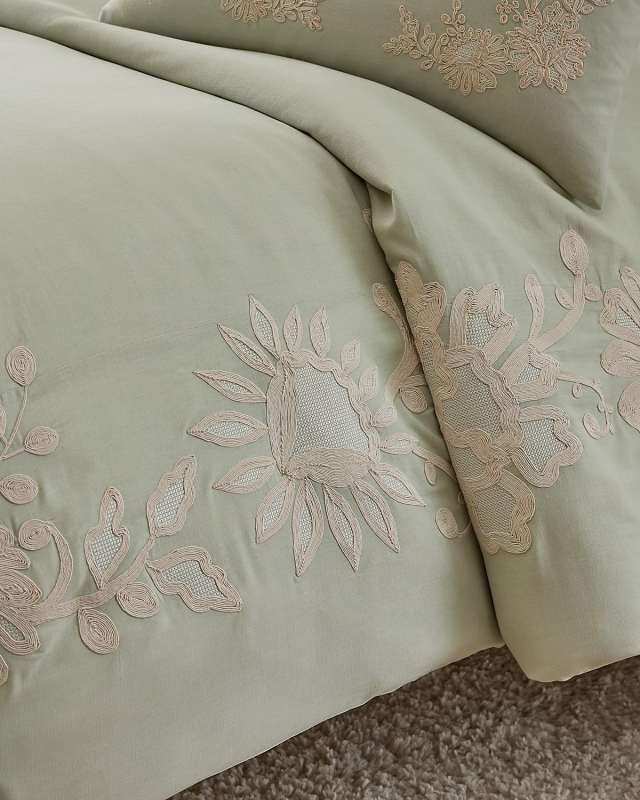 Varla 3-Piece King Duvet Set